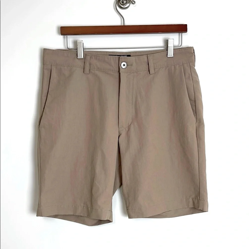 The North Face Tan Flat Front Shorts Versatile Style size 34 inseam 9 inches